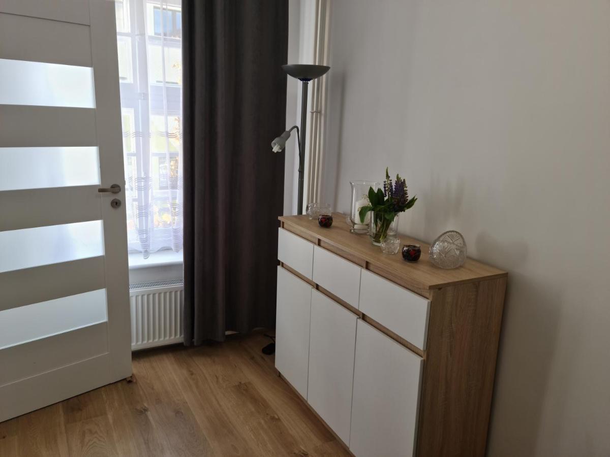 Apartament De Luxe Emily เยเลเนียกูรา ภายนอก รูปภาพ
