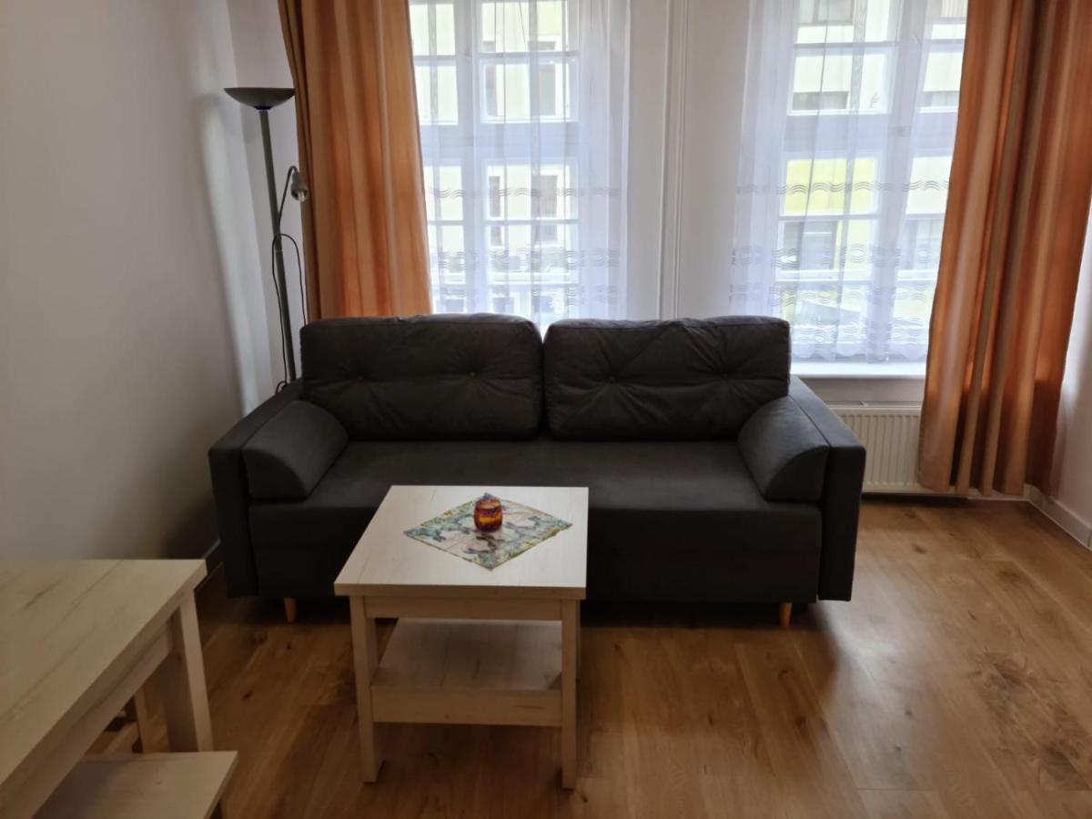 Apartament De Luxe Emily เยเลเนียกูรา ภายนอก รูปภาพ